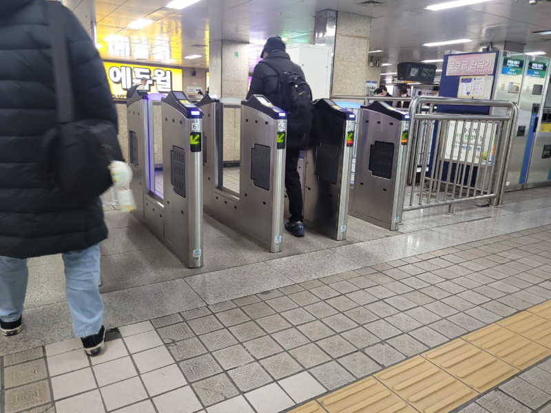 지하철.jpg